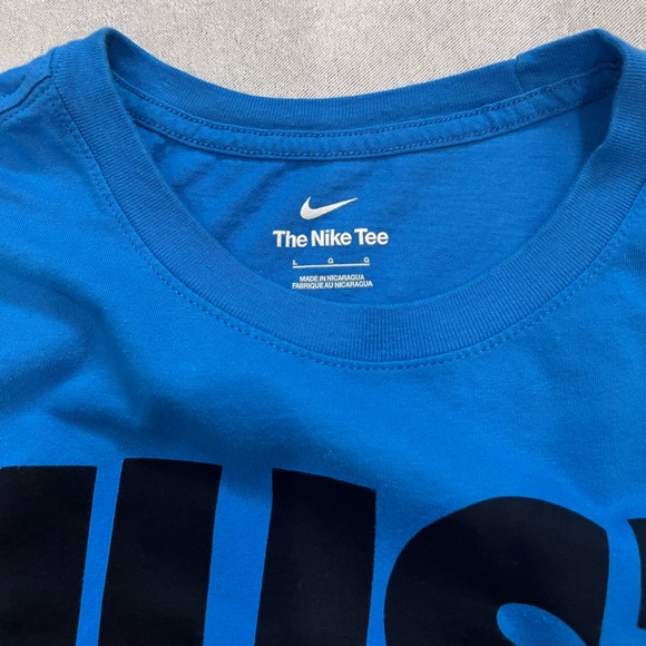 Adult Nike tee - Picture 3 of 4